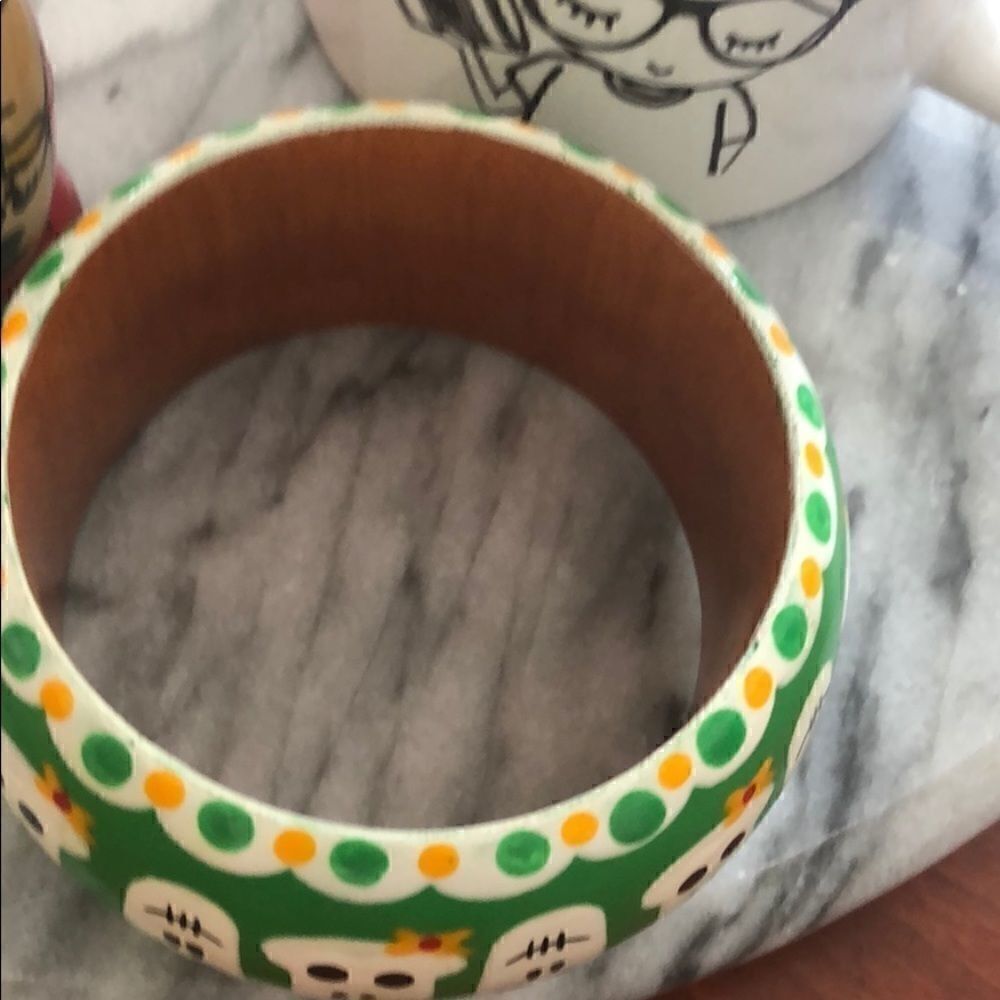 Wood hand painted skull bracelet - Picture 2 of 4